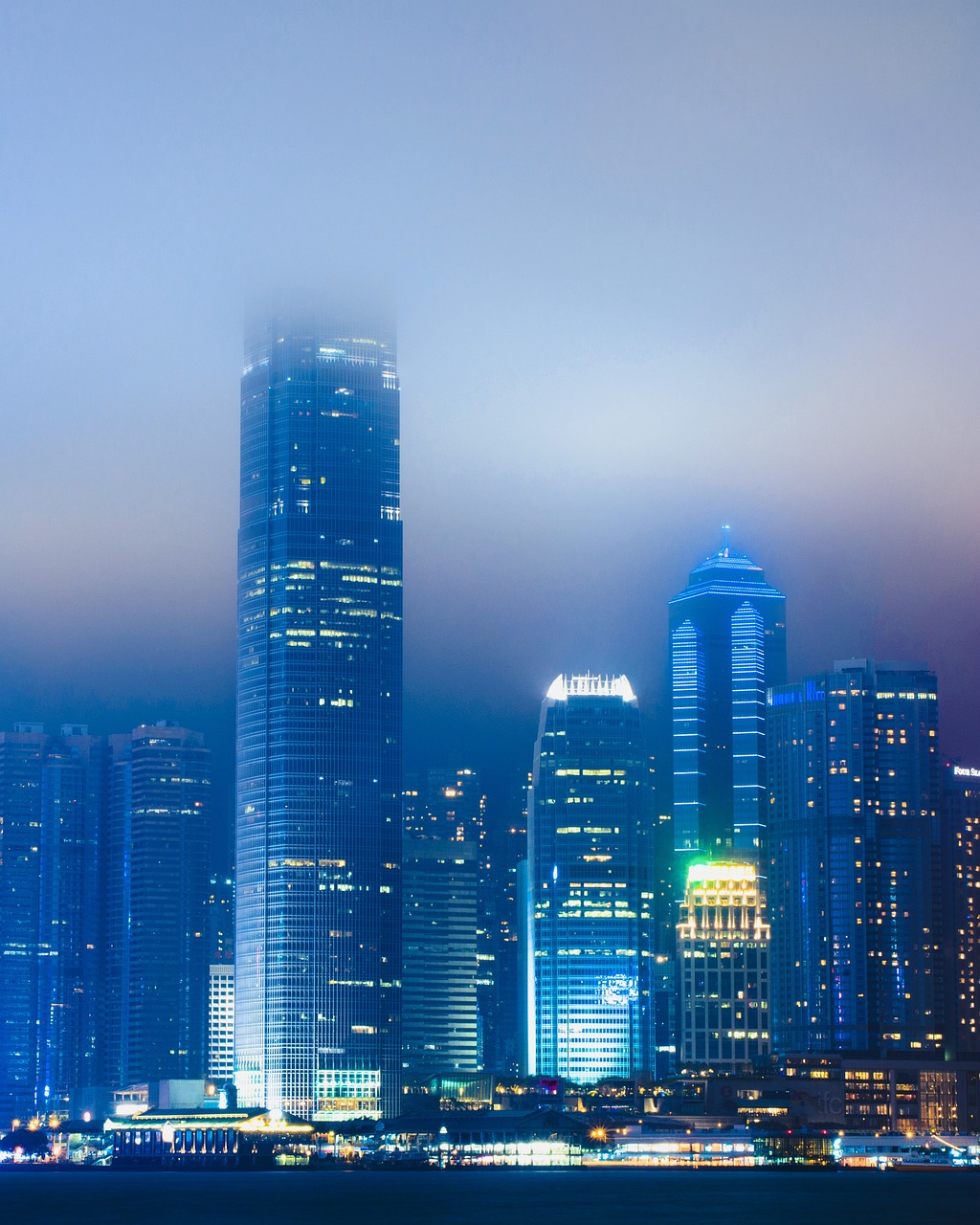 璀璨光影之城，香港明星闪耀之旅
