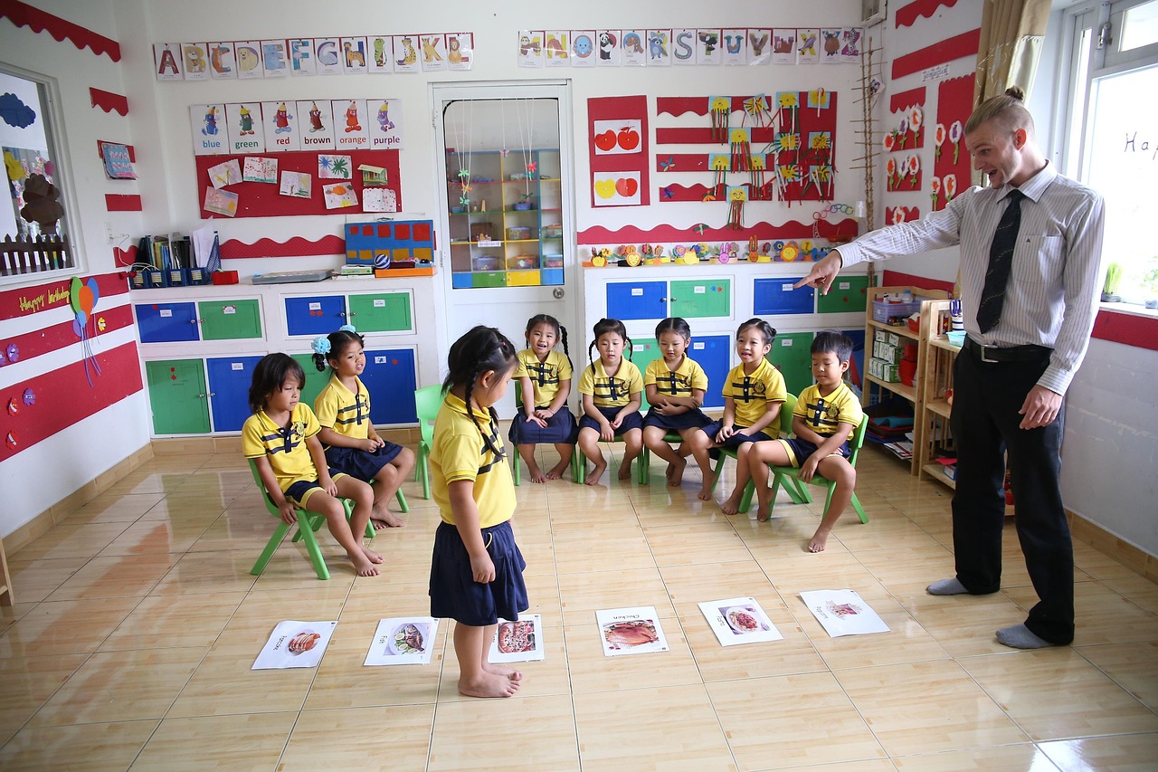 幼儿园比赛游戏，激发潜能，培养团队协作能力的精彩活动