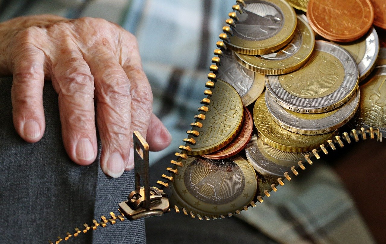 养老金并轨最新动态，企业退休人员领取金额揭晓及养老金调整最新消息