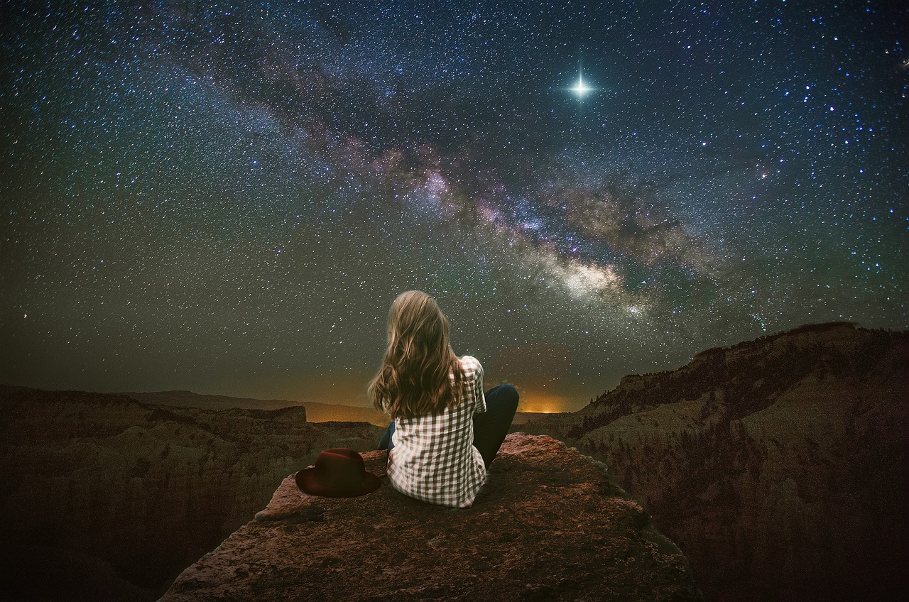 十二星座女明星的星座魅力，星光璀璨下的星座风采