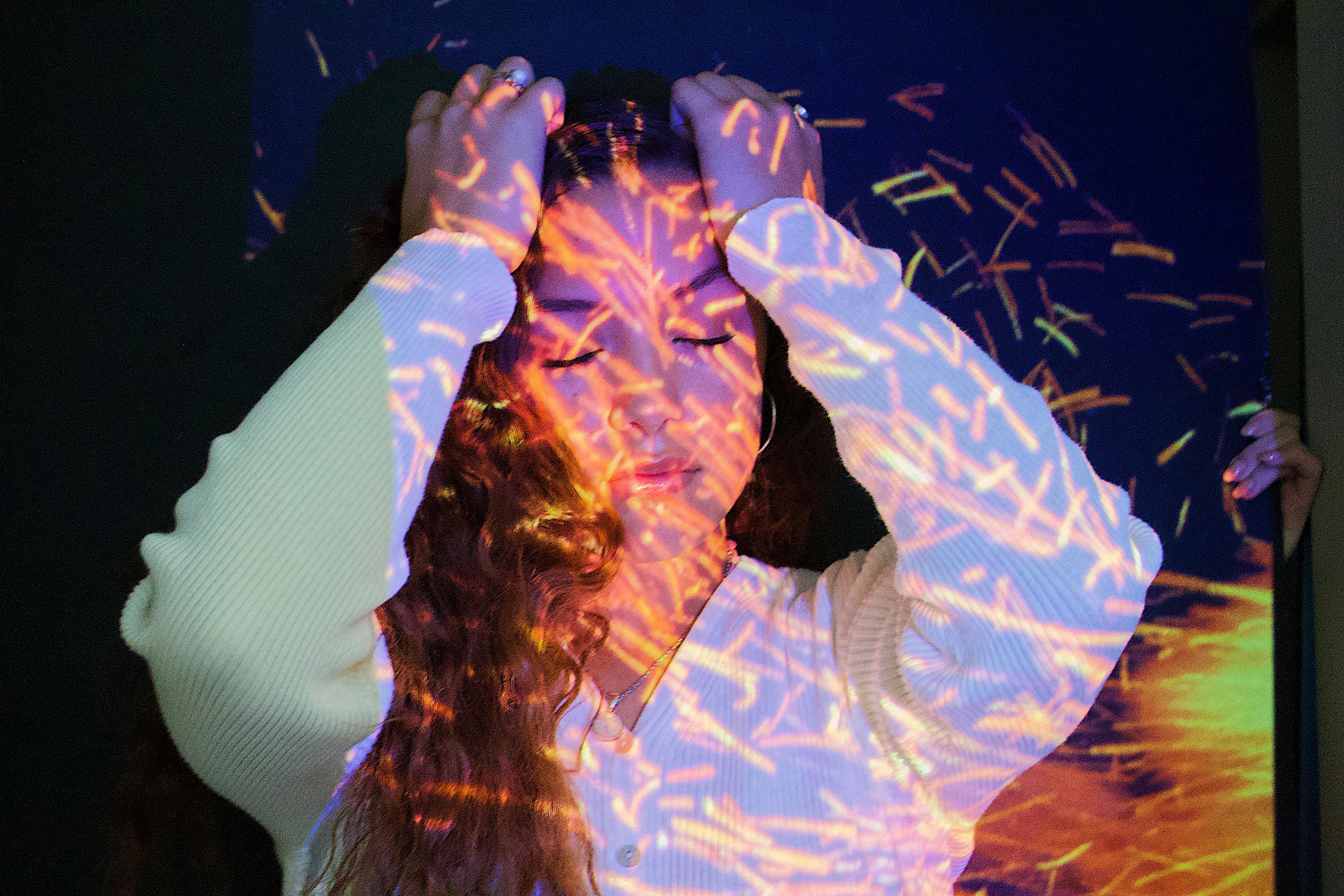 明星下跪背后的特殊姿态与深层含义
